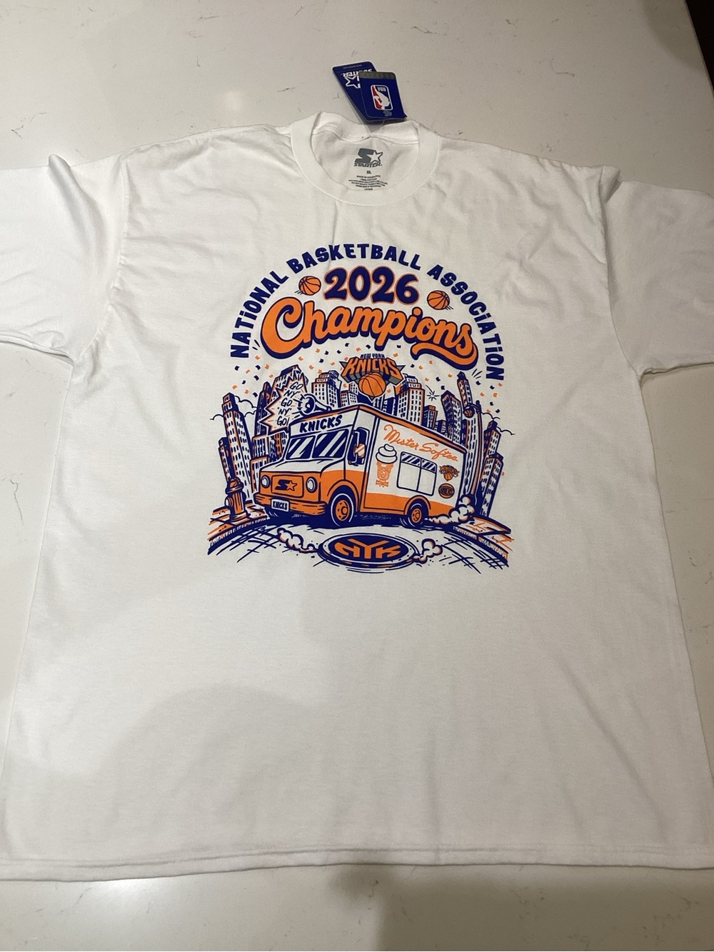 STARTER White T-Shirt with Orange and Blue Knicks City Graphic